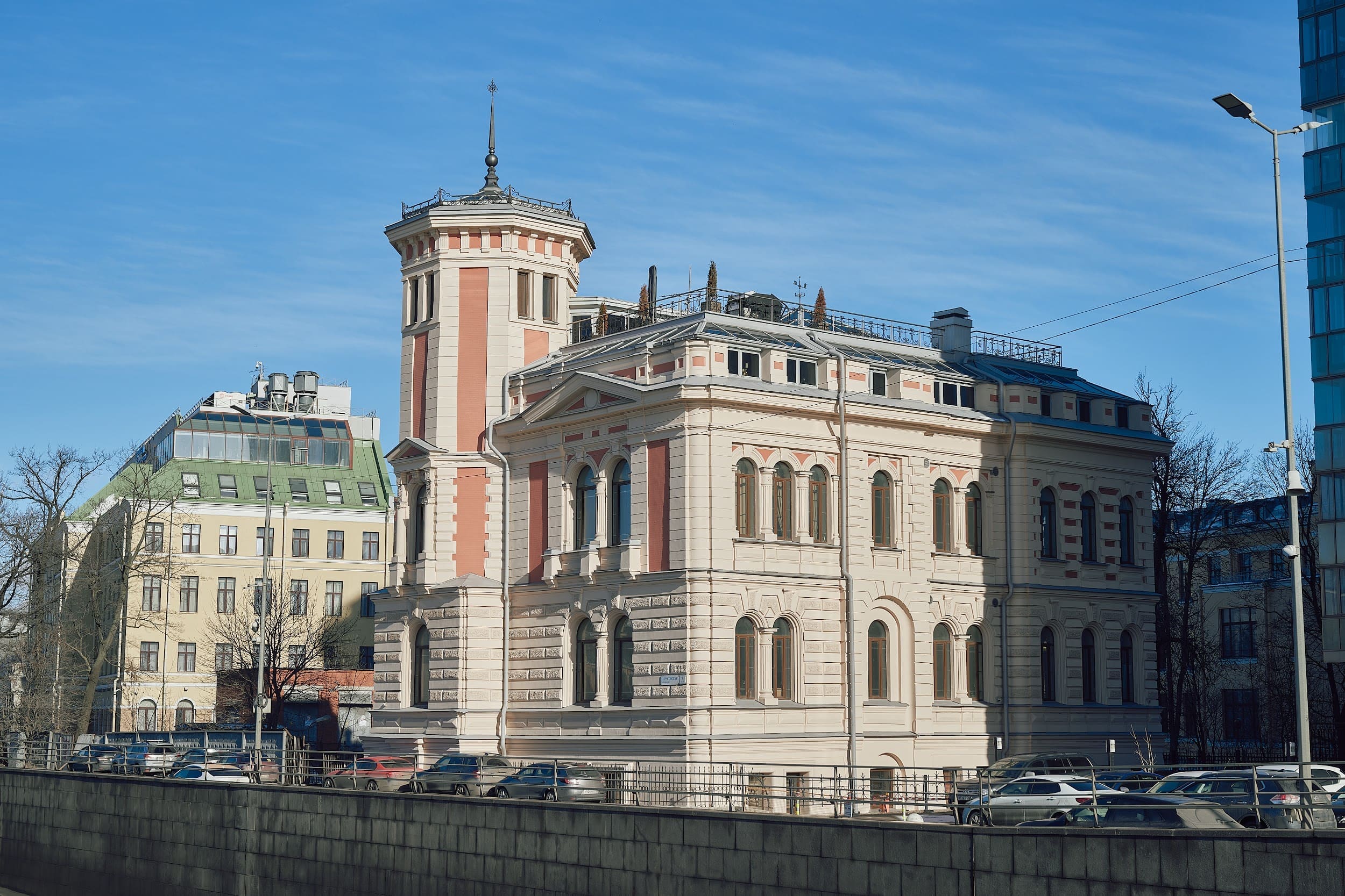 Пироговская набережная 7 DOM