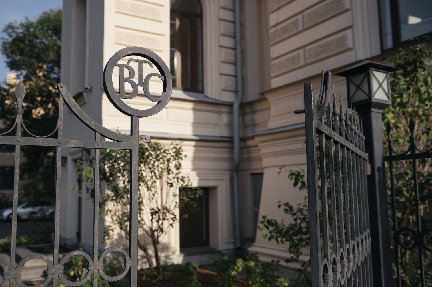 Пироговская набережная 7 DOM